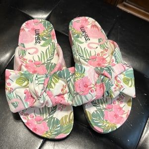 EUC Luk-ees colorful bow